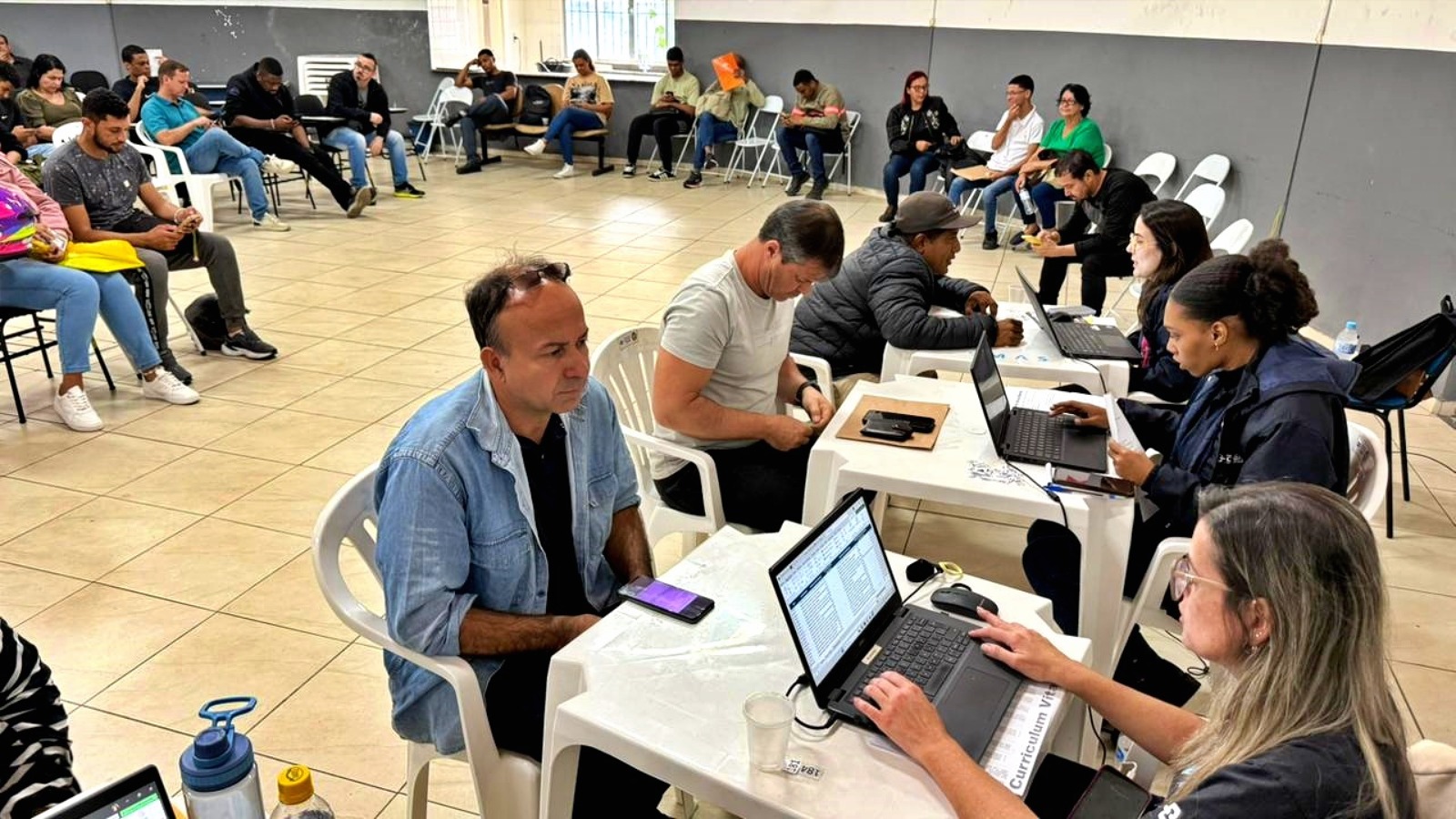 Volta Redonda: Cras Monte Castelo recebe ação com vagas de emprego nesta quarta-feira (2)