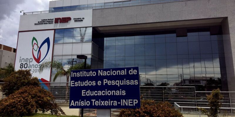 Cartões de inscrição no Enamed e Revalida estão disponíveis