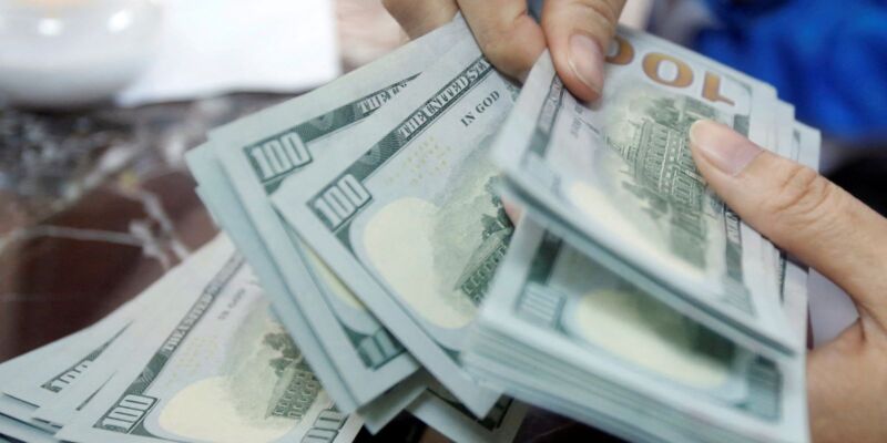 Dólar sobe 1,15% e fecha a R$ 5,09 em dia de cautela