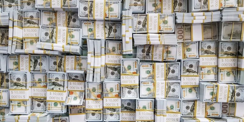 Dólar fecha acima de R$ 5,22 em dia de mal-estar global