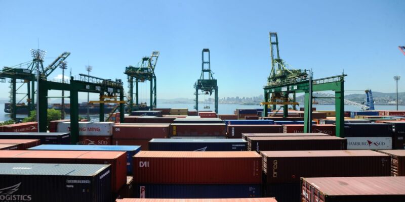 Balança comercial tem superávit de US$ 7,74 bilhões em setembro