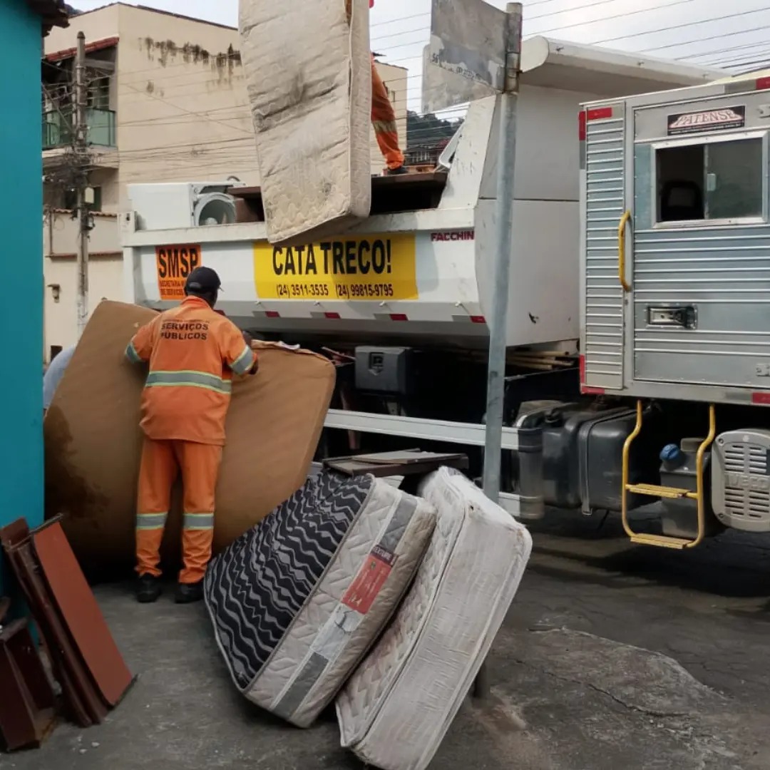 Caminhão Cata-Treco atente mais três bairros de Volta Redonda nesta semana