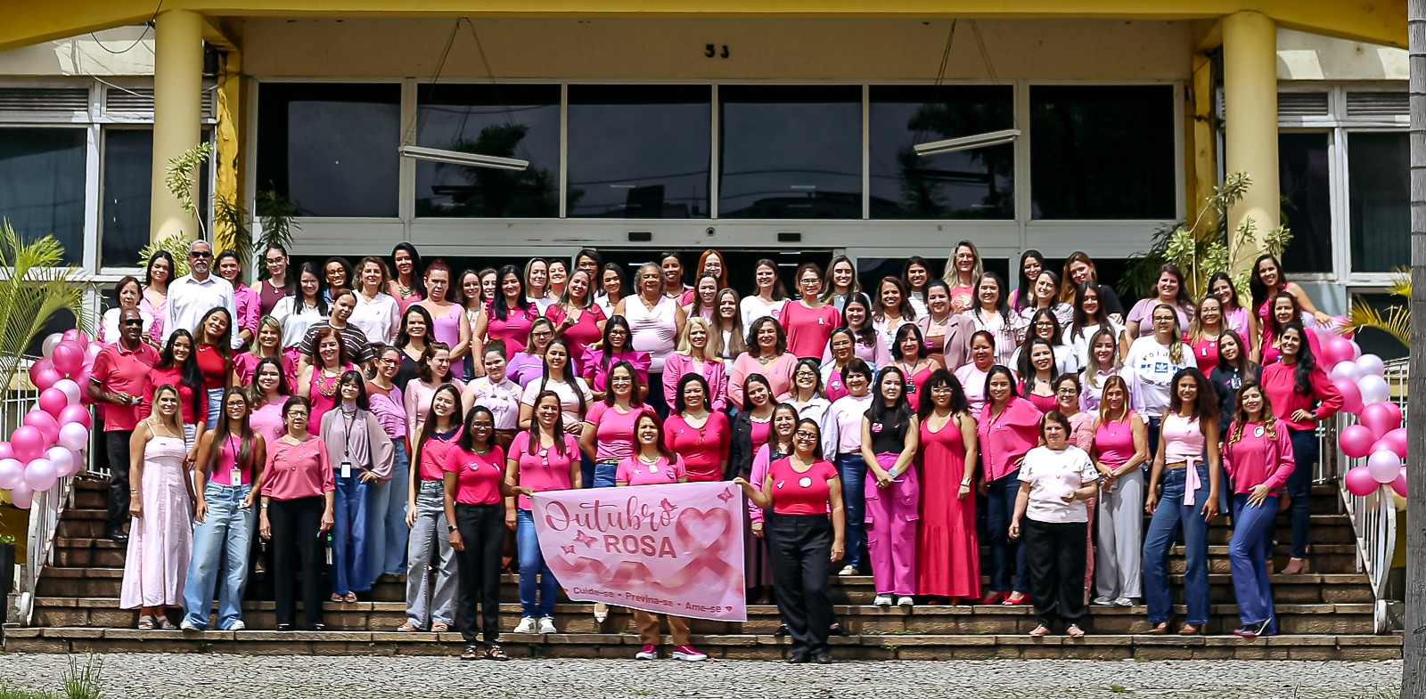 Funcionárias da Prefeitura de Volta Redonda se unem em ação pela Primavera Rosa