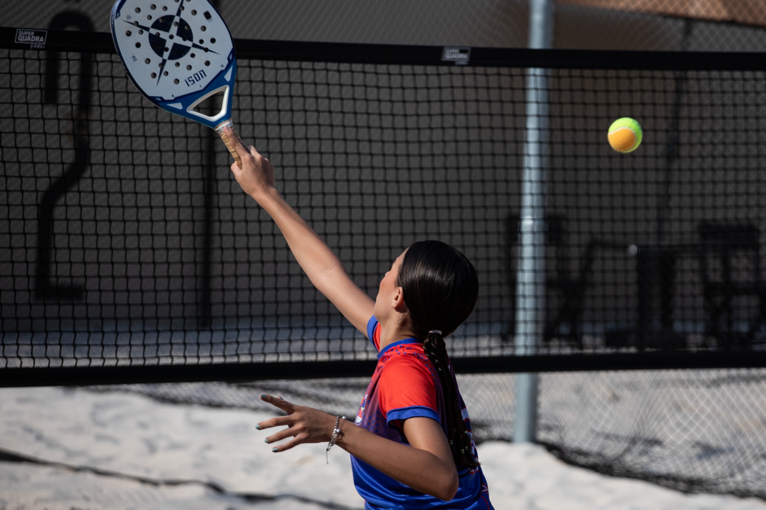 Jogos Estudantis de Volta Redonda reúnem 95 alunos/atletas em disputas de Beach Tennis e Teqball
