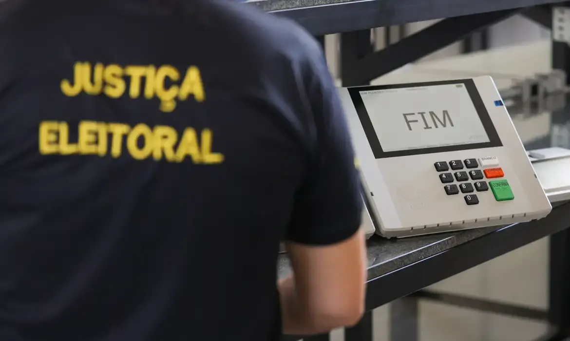 Assédio eleitoral: saiba como denunciar crime mesmo após eleições