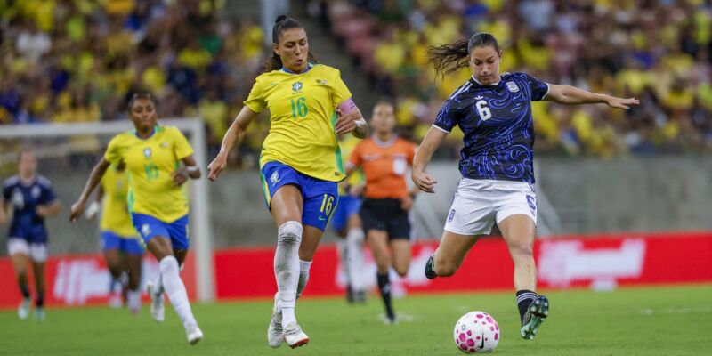 Empate com Argentina conclui período de testes na seleção feminina