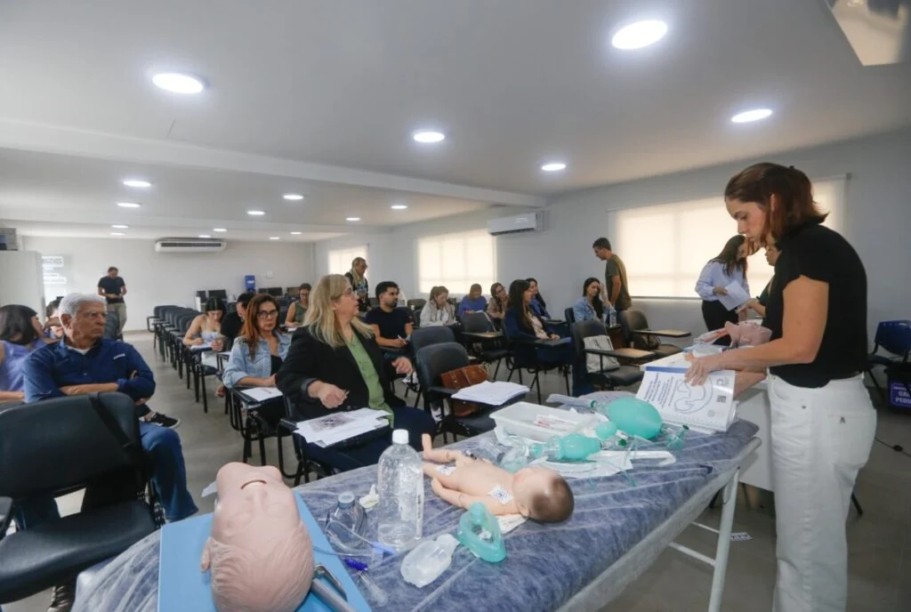 Búzios capacita pediatras em novas diretrizes de reanimação neonatal