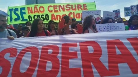 Caso Ana Clara: ativistas protestam no TSE contra decisão de Mendonça