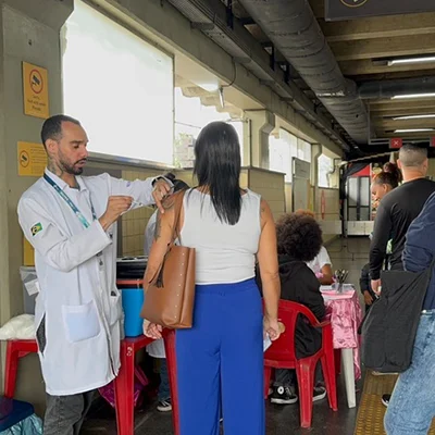 Estação Acari/Fazenda Botafogo do MetrôRio recebe vacinação da SMS contra influenza e meningite nesta sexta-feira (23/10)
