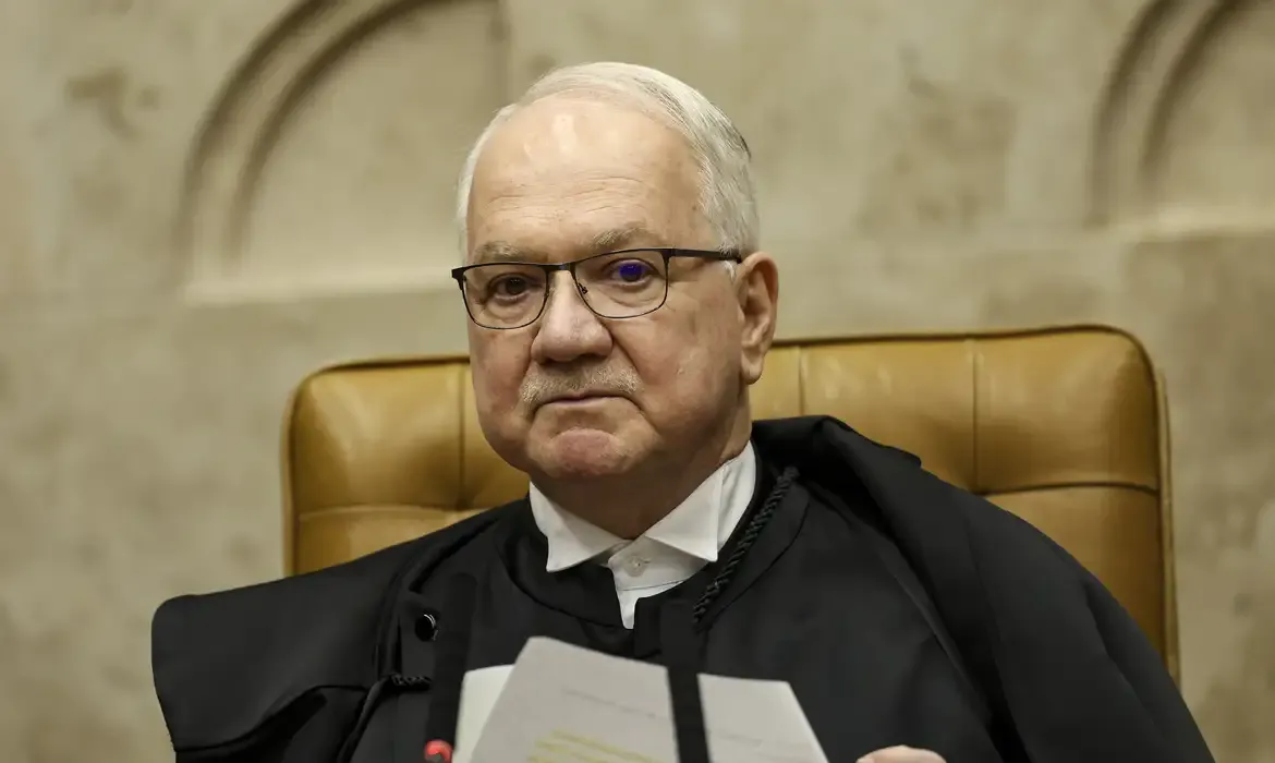 Fachin devolve relatoria do caso do INSS a Mendonça e mantém Master