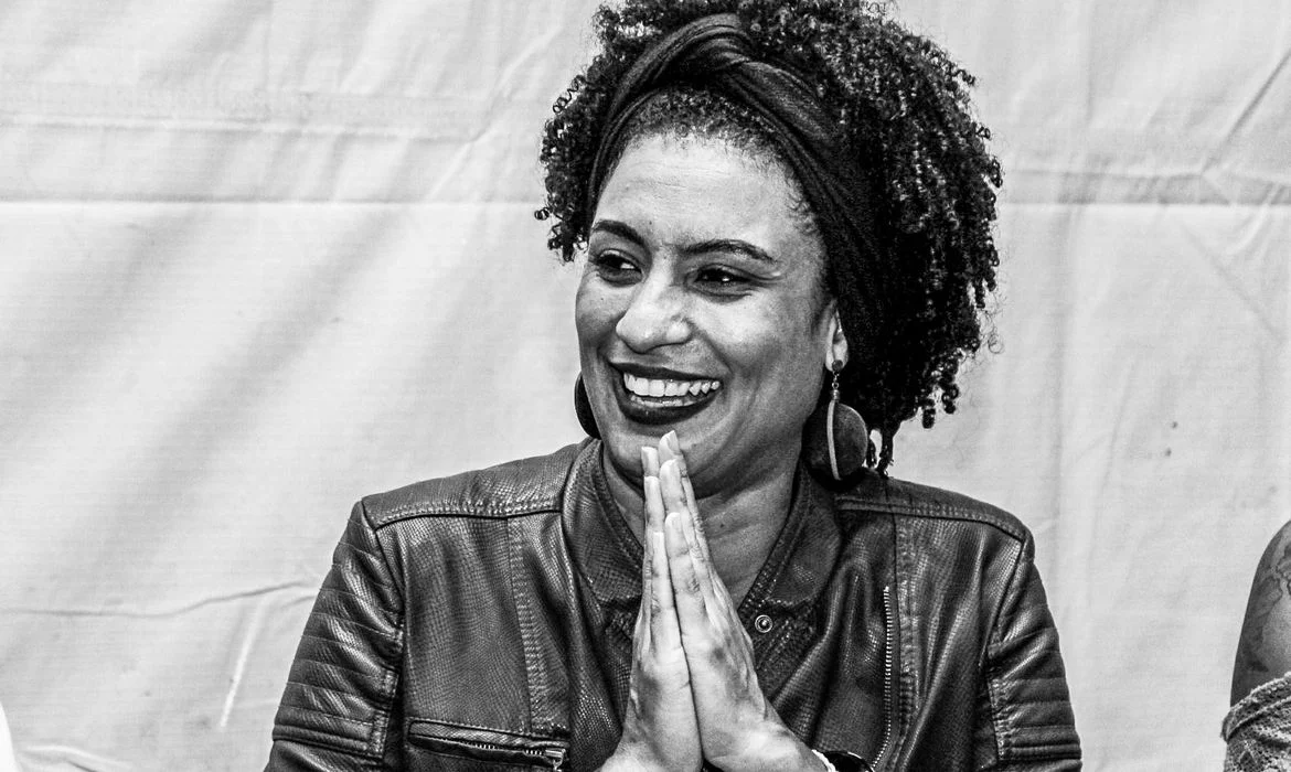 Família denuncia agressão a Marielle no WhatsApp por aluno da PUC-Rio