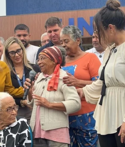 ‘Foi o maior milagre que eu já vi na minha vida’, celebra moradora sobre a reestruturação da UBS de Paracatu