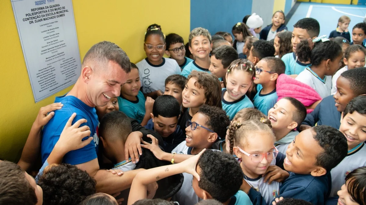 Furlani reinaugura quadra da Escola Municipal Dr. Djair Machado Gomes