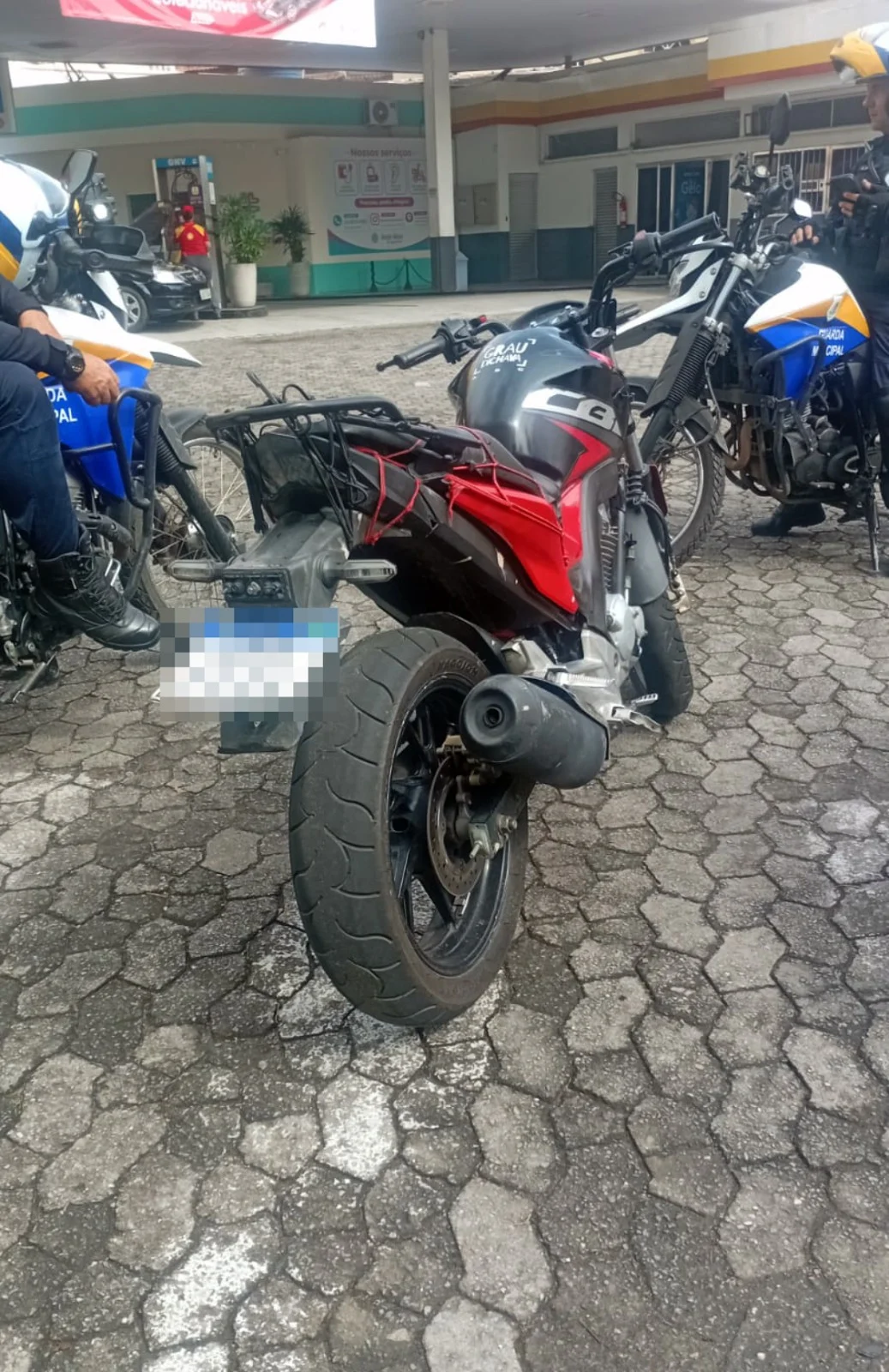 Guarda Municipal apreende moto com indícios de clonagem e remove outras três por irregularidades em Volta Redonda