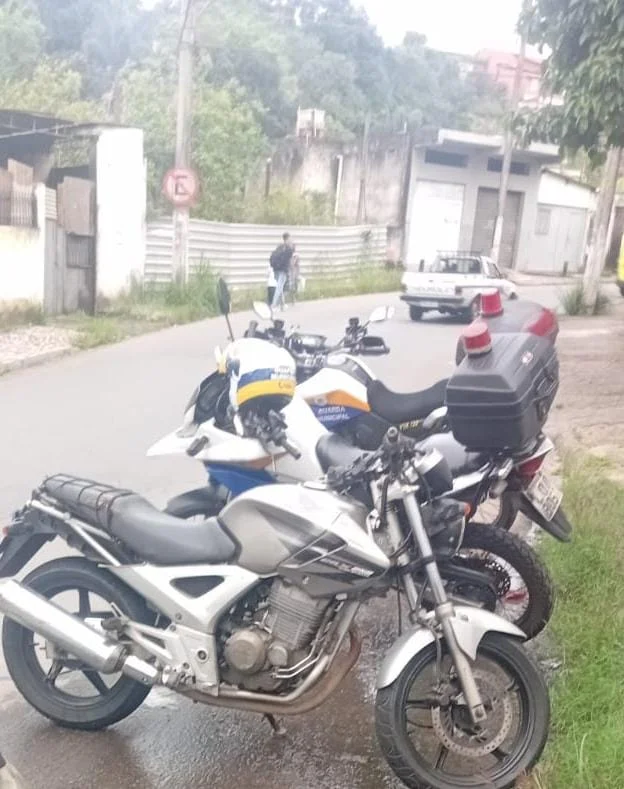 Guarda Municipal retira de circulação motocicleta barulhenta e sem retrovisores em Volta Redonda