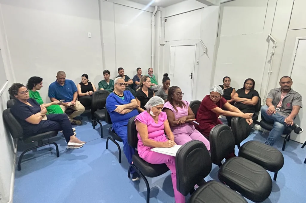HFM capacita equipe de enfermagem para utilizar novos aparelhos de eletrocardiograma