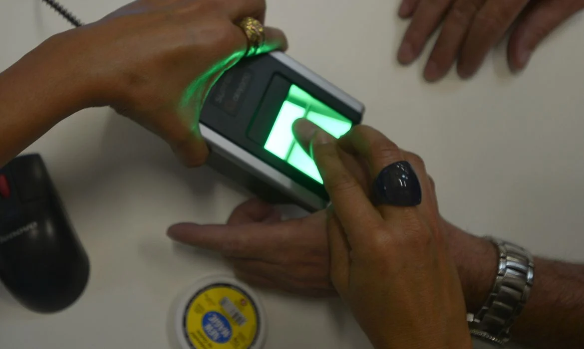INSS alerta para golpes que usam informação falsa sobre biometria