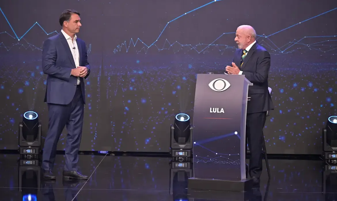Lula e Flávio fazem primeiro debate das eleições na TV Band