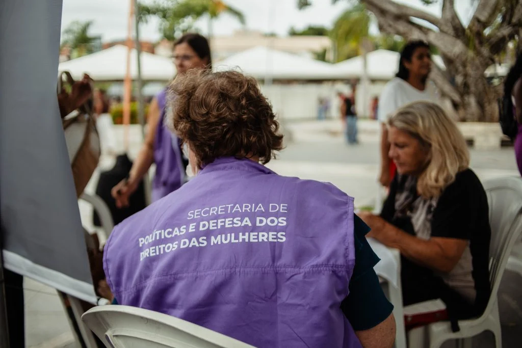Maricá promove ação de cuidado e acolhimento para mulheres na Rodoviária do Centro