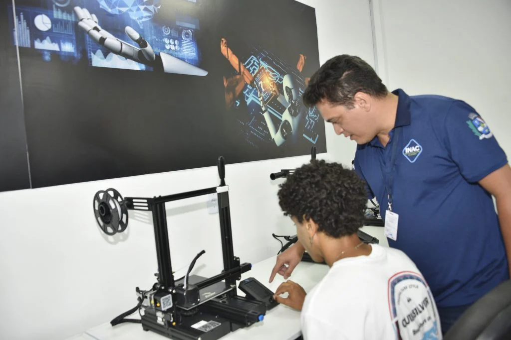 Maricá reúne projetos de robótica e inteligência artificial em seminário de tecnologia