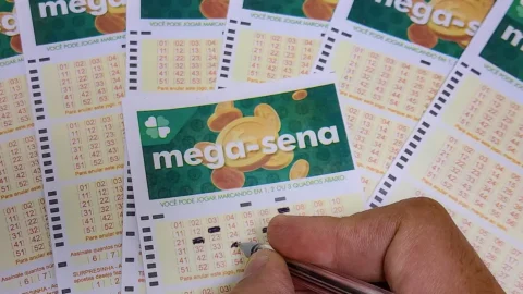 Mega-Sena acumula novamente e prêmio vai a R$ 320 milhões