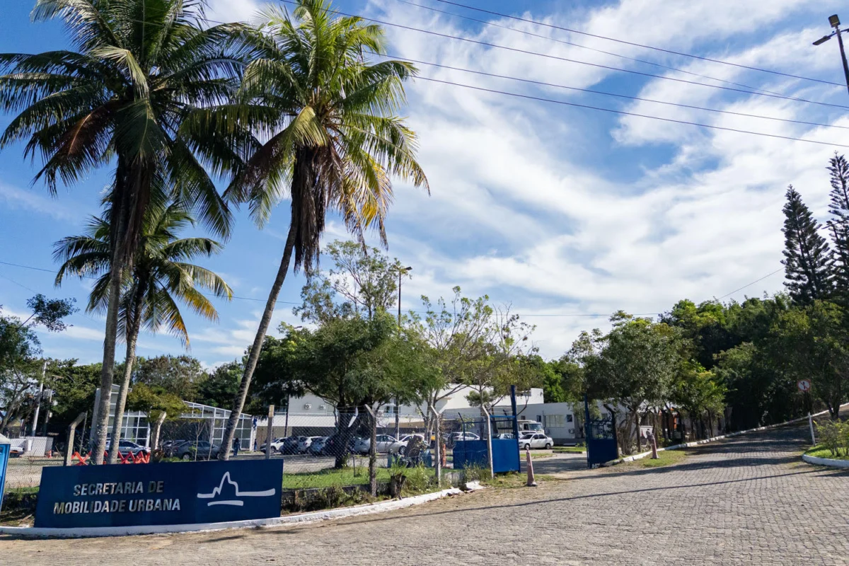 Mobilidade Urbana reforça atuação do trânsito nos cemitérios durante o feriado de Finados