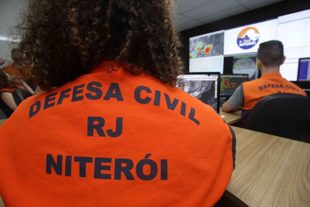 Niterói segue em estágio de atenção para as chuvas nesta sexta-feira (16)