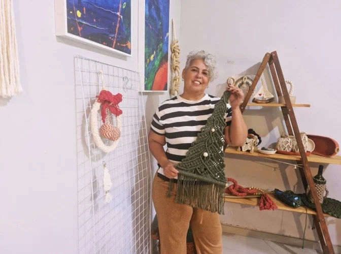 ‘Oportunidade muito boa para divulgar meu trabalho’, diz artesã de Araruama sobre expectativa de abertura da Feira do Artesão