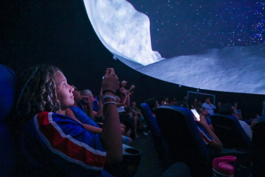 Planetário de Maricá une ciência, oficinas e diversão em programação gratuita para o fim de semana