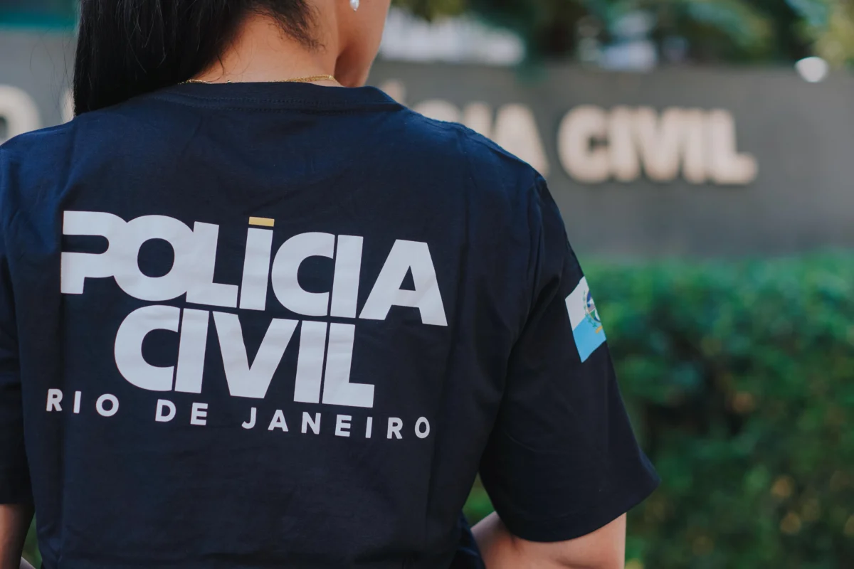 Polícia Civil apreende pássaros da fauna silvestre em imóvel na Região Serrana