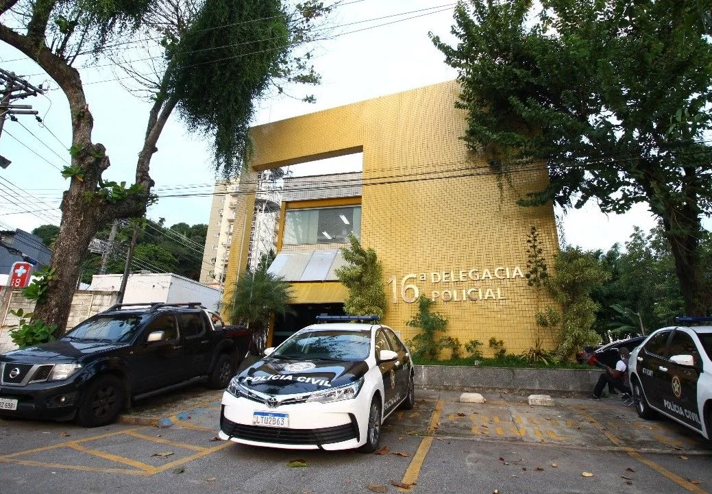 Polícia Civil prende condenado por roubo de veículos e tráfico de drogas no Recreio