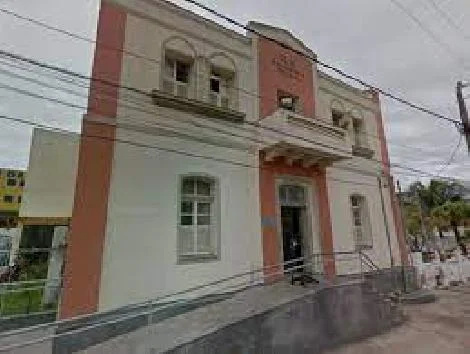 Polícia Civil prende homem por ameaçar incendiar residência e agredir companheira em Saquarema