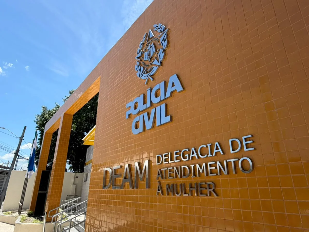 Polícia Civil prende homem por estupro, agressões e cárcere privado contra ex-companheira na Zona Oeste