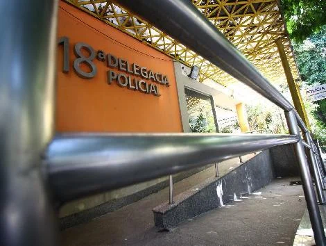 Polícia Civil prende mulher com carro roubado e adulterado em Queimados