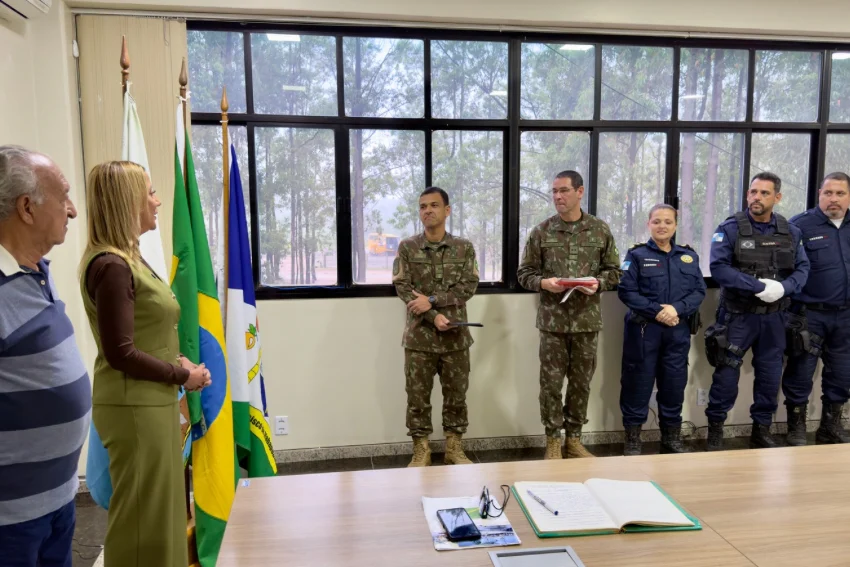 Prefeita Yara Cinthia toma posse da presidência da Junta de Serviço Militar de SFI