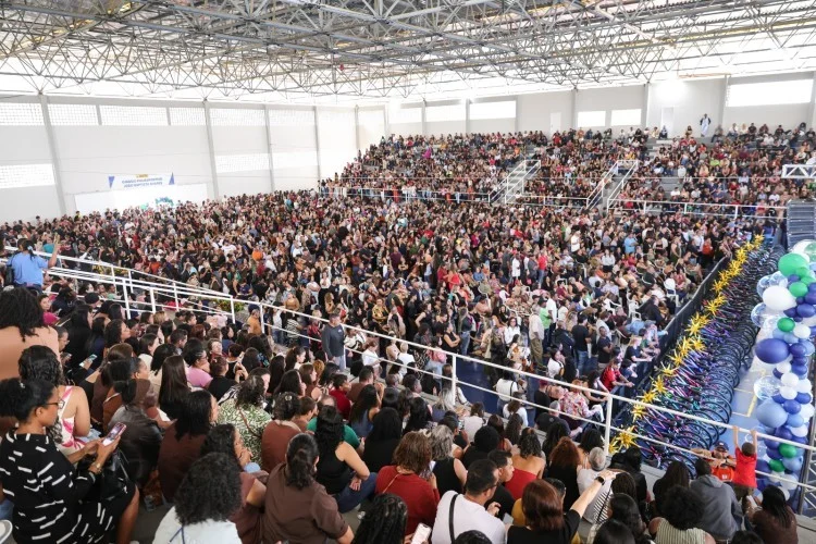 Prefeitura de Araruama sorteia mais de 200 prêmios na Festa do Servidor, incluindo motos elétricas, TVs e geladeiras