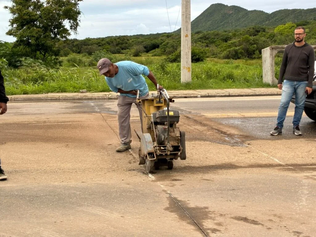 Prefeitura de Búzios informa interdição de trânsito na RJ-102, no bairro São José, nesta terça-feira