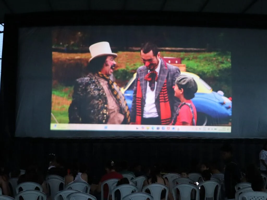‘Quadra do Mirão’ recebe projeto Cine Zezé Motta com cinema e atividades gratuitas em Quatis