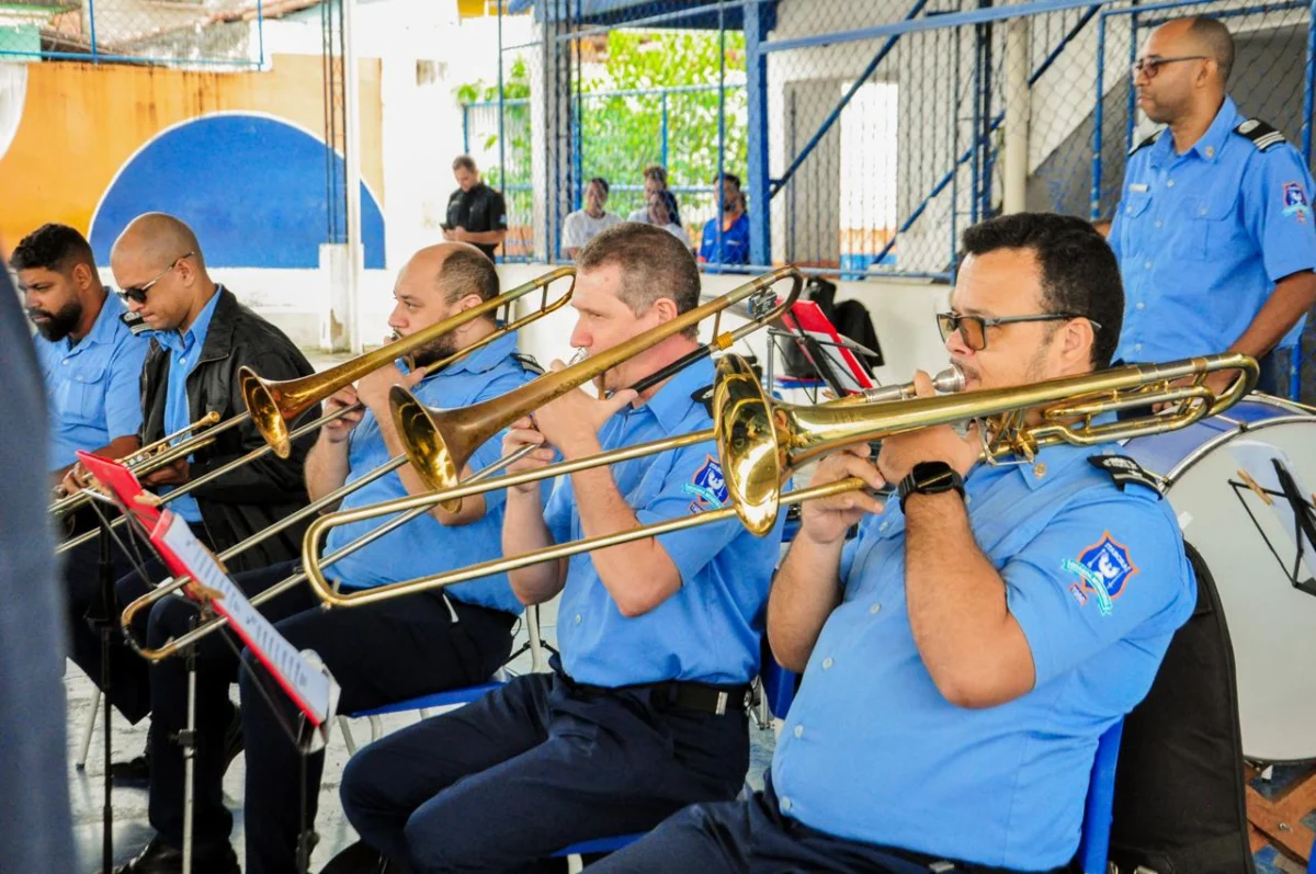 Ronda musical leva música e diversão a alunos de escola municipal