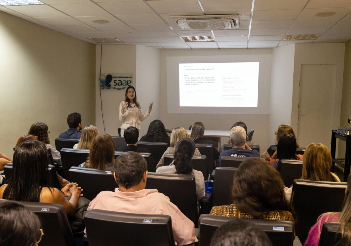 Saae de Volta Redonda promove palestra em alusão ao Outubro Rosa para servidores