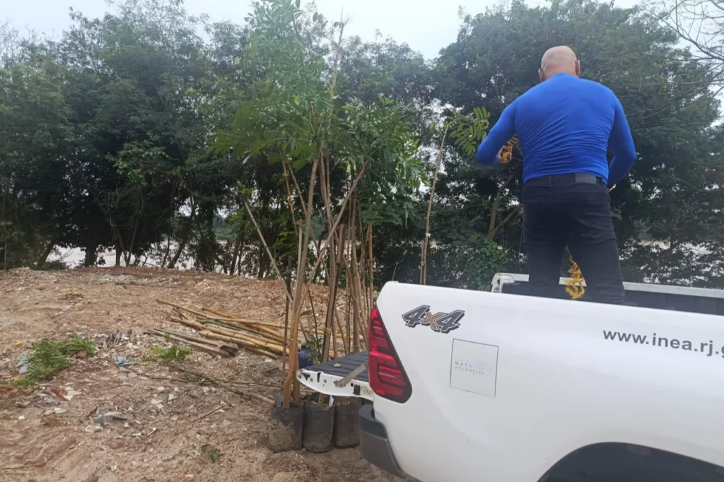 Secretaria de Meio Ambiente realiza ação de arborização e recuperação ambiental às margens do Paraíba