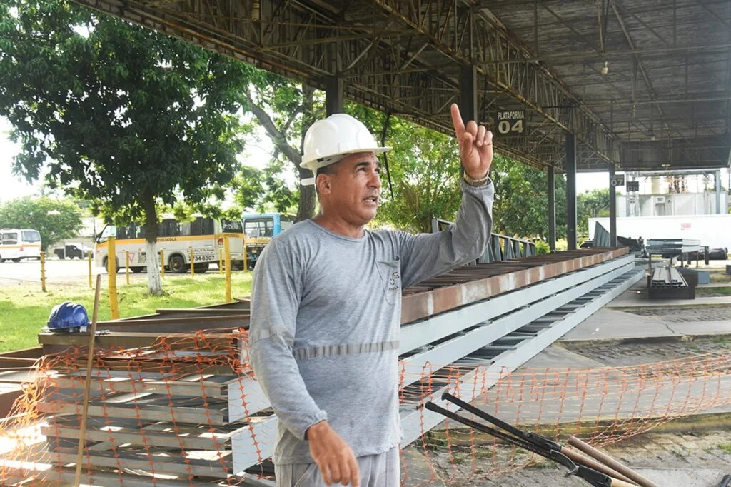 Shopping Estrada com obras dentro da rodoviária e nas ruas no entorno