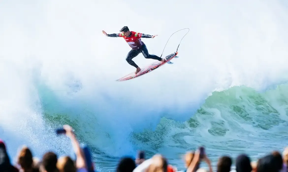 Surfe: Medina é vice-campeão em Peniche e sobe para 4º no ranking