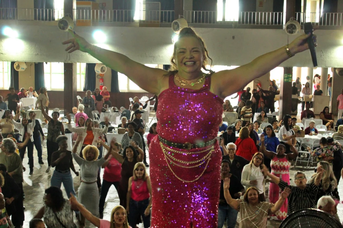 Volta Redonda: Baile da Melhor Idade dos Cras reúne idosos em tarde de integração e com orientações sobre cuidados em saúde