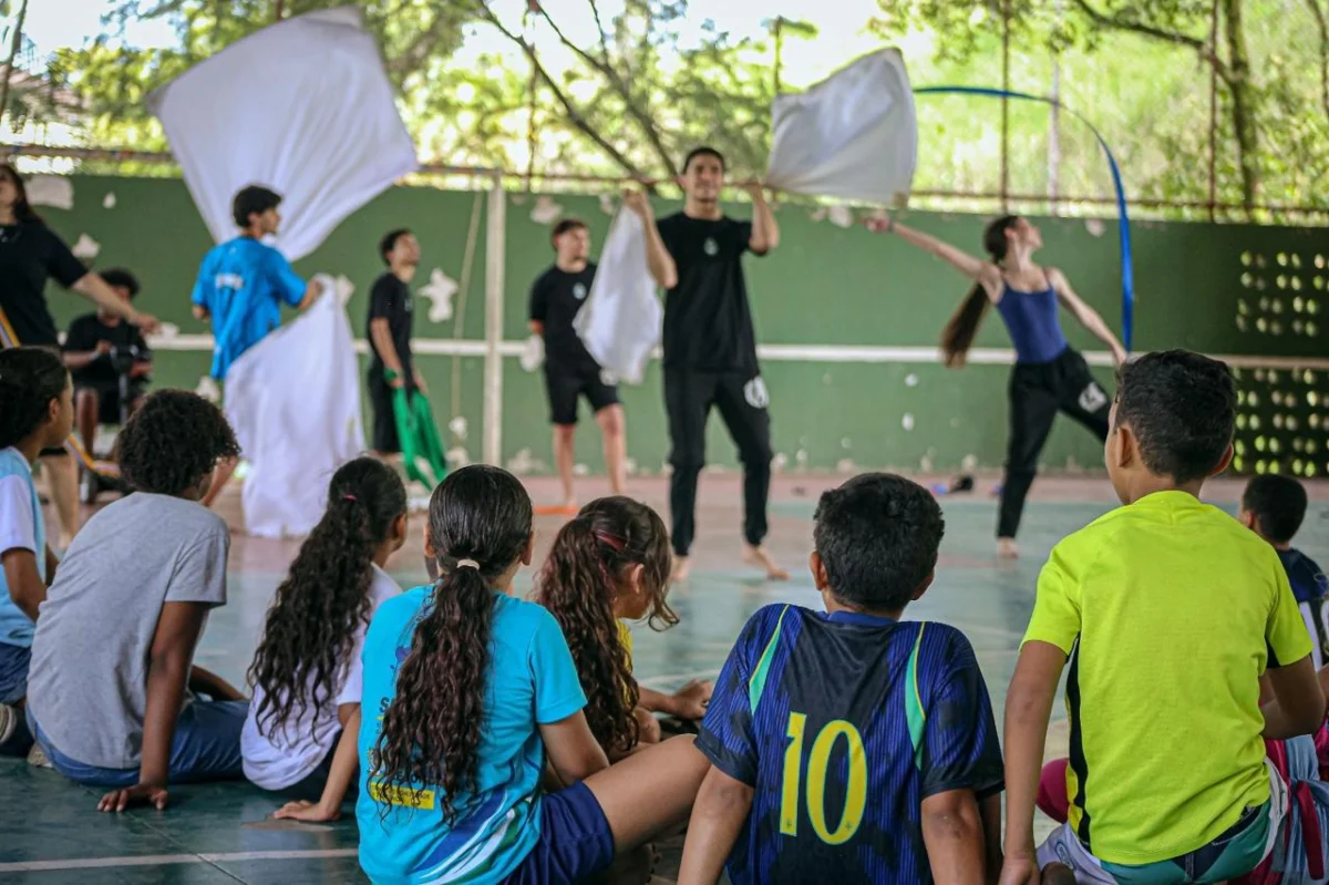 Volta Redonda: Fundação Beatriz Gama reúne mais de 100 crianças e adolescentes em festa na unidade